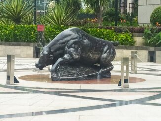 Ikon pasar modal Indonesia di Bursa Efek Indonesia (BEI)